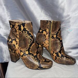 Steve Madden Pixie Snake Print Ankle Booties 7M Block Heel Western Python Boot